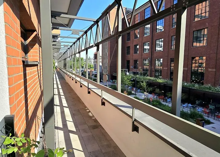 Doki Modern Food Hall By Triapart